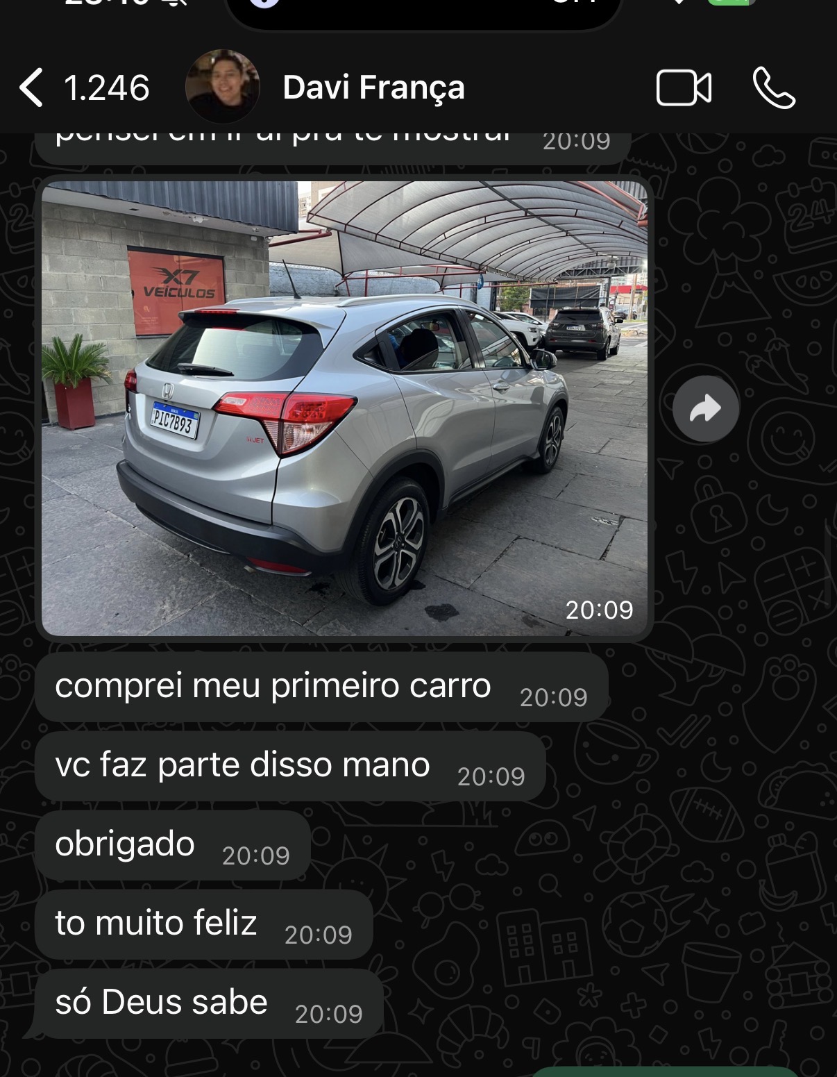 Aluno Davi França comprando o primeiro carro